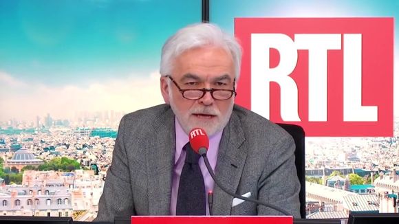 "Un peu de respect !" : Pascal Praud recadre sèchement un étudiant en direct sur RTL