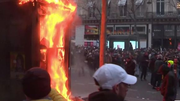 "Les casseurs font la Une" : Des journalistes de France Télévisions dénoncent le "mauvais traitement" des manifestations