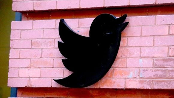 Pornographie : Twitter risque d'être bloqué par l'Arcom si la loi pour "sécuriser" Internet est votée