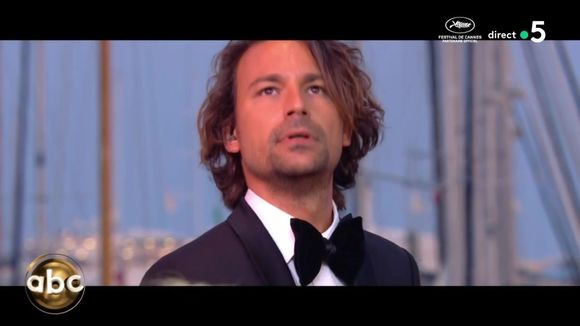 Bertrand Chameroy dans "C à vous" à Cannes le vendredi 26 mai 2023.