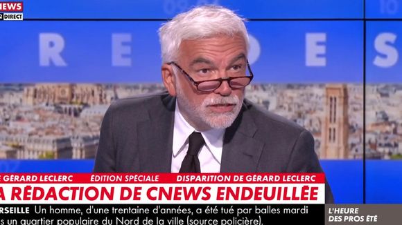 "Cette disparition brutale paraît irréelle" : Ému aux larmes, Pascal Praud rend hommage à Gérard Leclerc, décédé dans un accident d'avion