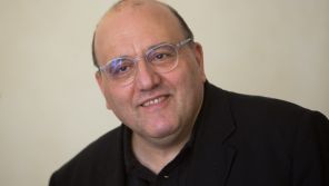 Mort de Jean-Pierre Elkabbach : Julien Dray fond en larmes en direct sur Europe 1