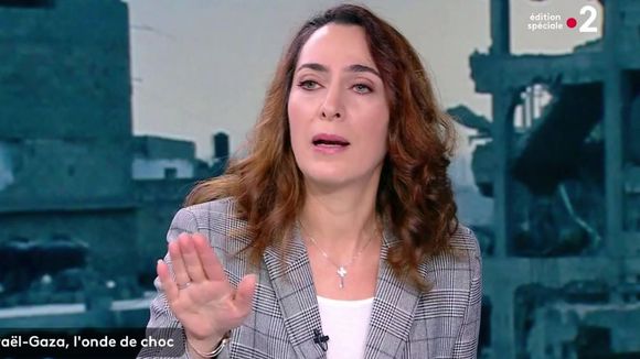 "On s'est fait engueuler" : Face à Caroline Roux et Julian Bugier, une invitée critique en direct le traitement du conflit israélo-palestinien par France 2