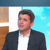 "Vous êtes tombé bien bas" : Jordan Bardella étrille Thomas Sotto dans "Télématin" après une question sur Jean-Marie Le Pen