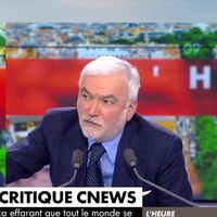 "Moi, je suis d'extrême-droite ?!" : Pascal Praud rembarre un écologiste sur le plateau de "L'heure des pros" sur CNews