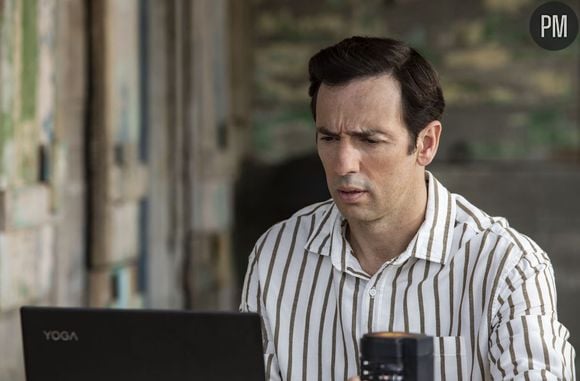 Ralf Little dans "Meurtres au paradis" sur France 2.