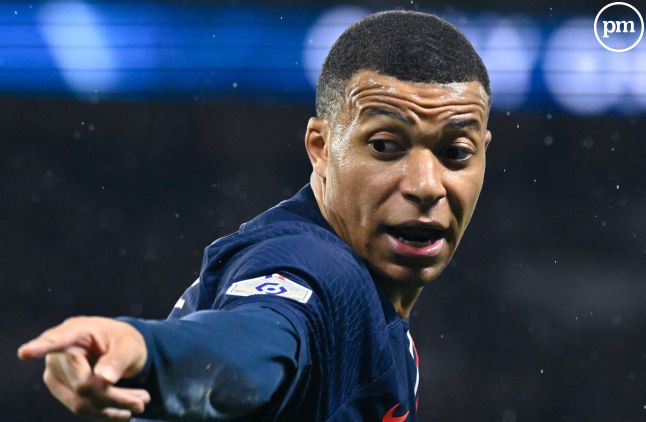 <span>Kylian Mbappé au Parc des Princes le 27 avril 2024.</span>