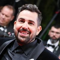 "On leur a mis le nez dans leur caca" : Artus se félicite qu'une grande marque accepte finalement d'habiller les acteurs d'"Un p'tit truc en plus" à Cannes