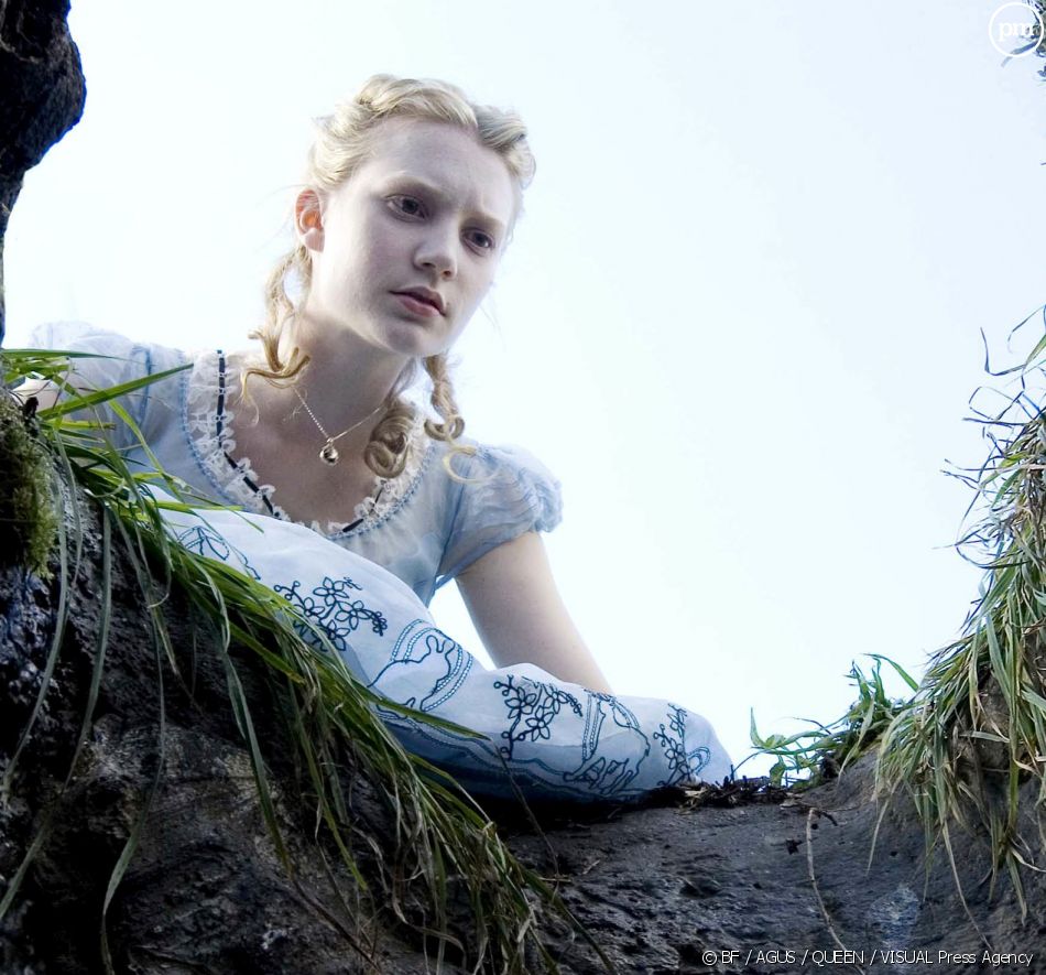 Mia Wasikowska dans "Alice au Pays des Merveilles" de Tim Burton