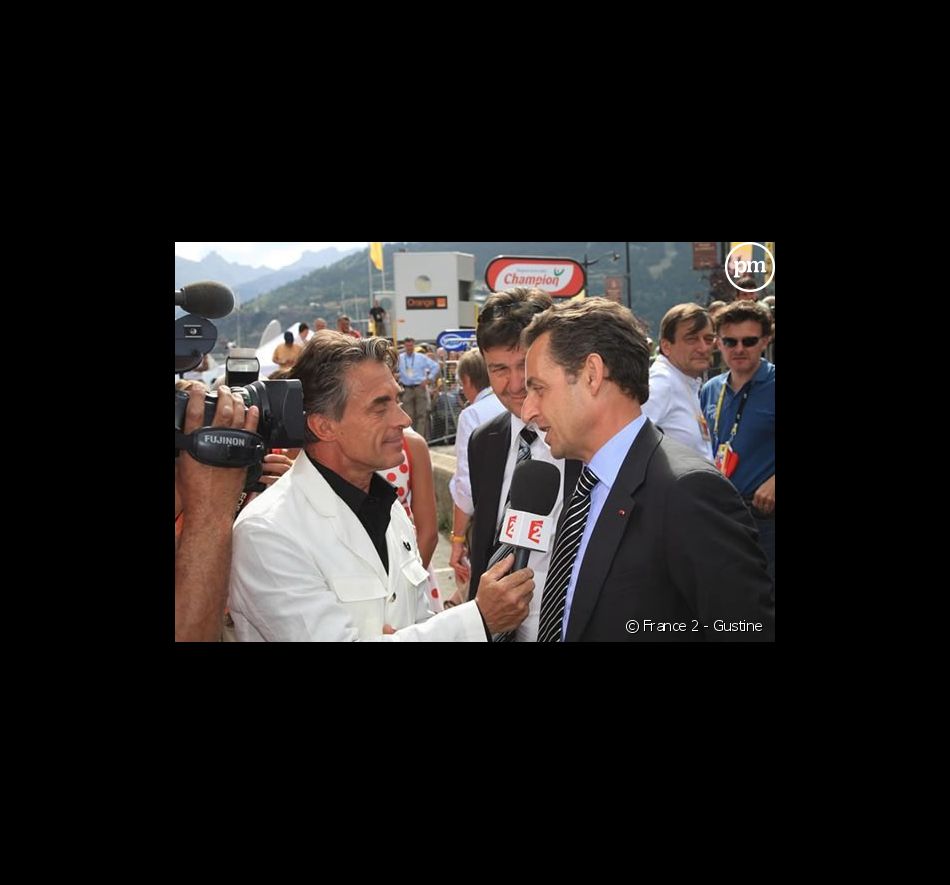 Nicolas Sarkozy et Gérard Holtz lors du Tour de France (17 juillet 2007)