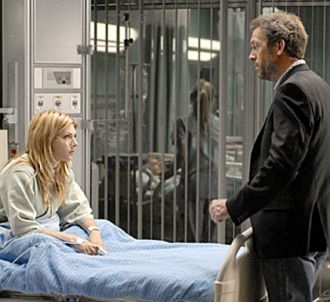  Katheryn Winnick et Hugh Laurie dans 'Dr House'