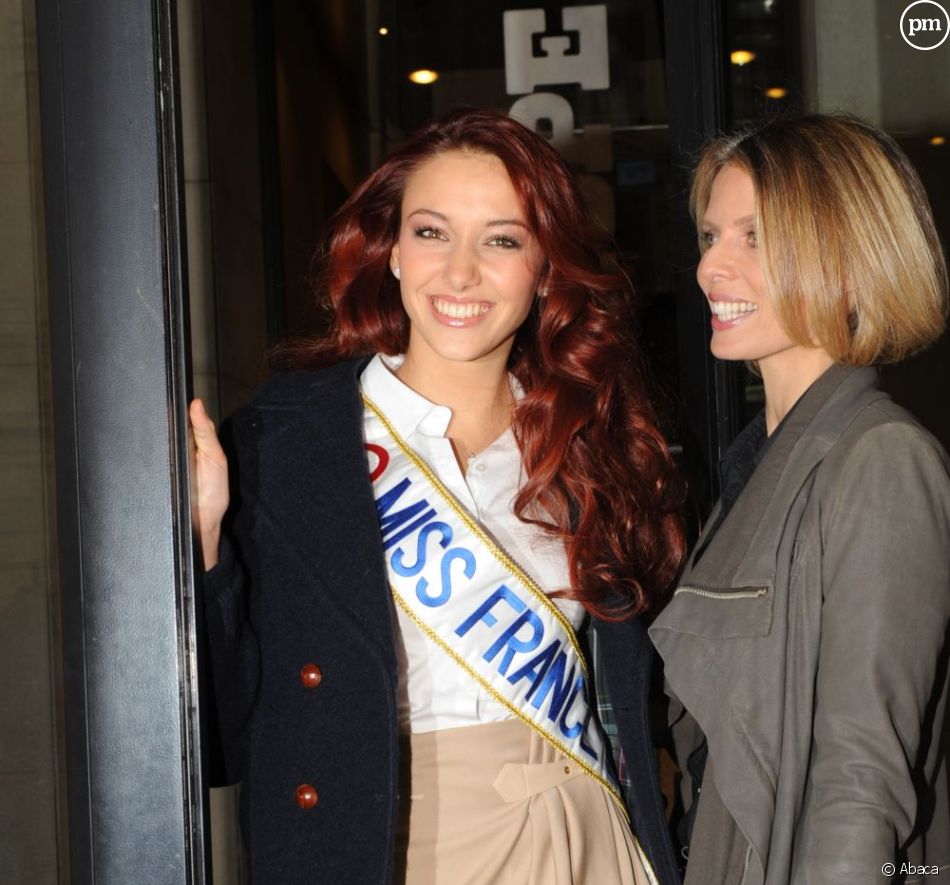 Delphine Wespiser au côté de Sylvie Tellier, directrice de la Société Miss France.<br />