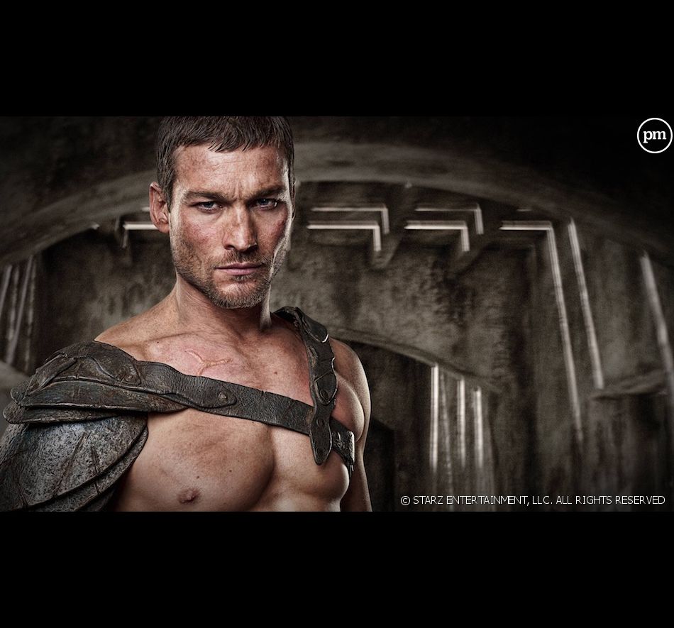 Andy Whitfield dans "Spartacus : le sang des gladiateurs" saison 1