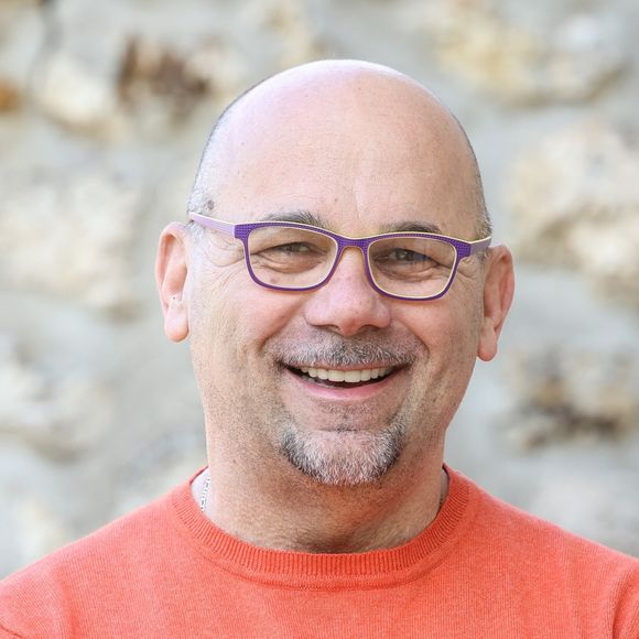 Pierre, 58 ans, équipier sécurité et pompier volontaire à Nus (Italie), candidat du "Meilleur Pâtissier" 2025 sur M6