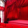 Le théâtre.