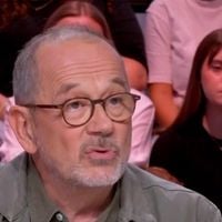 "Si c'était à refaire, je le ferais dans un endroit plus discret" : Thomas Legrand s'explique dans "Quotidien" sur la vidéo le montrant avec des cadres socialistes