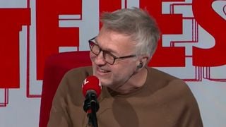 "Ils copient mon émission" : Laurent Ruquier pique Sébastien Thoen et Jeanfi Janssens qu'il accuse de plagiat dans "Les Grosses têtes" sur RTL
