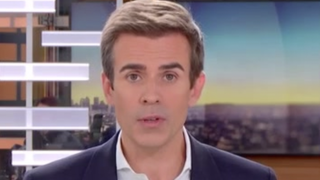 "Un manquement de la chaîne aux exigences d’honnêteté et de rigueur" : L’Arcom intervient auprès de Franceinfo après la diffusion d’un "extrait tronqué d’un tweet" de Jean-Luc Mélenchon