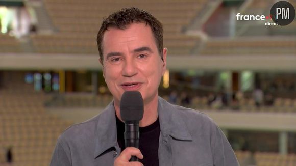 Laurent Luyat aux commandes de l'après-midi de Roland Garros sur France 2.