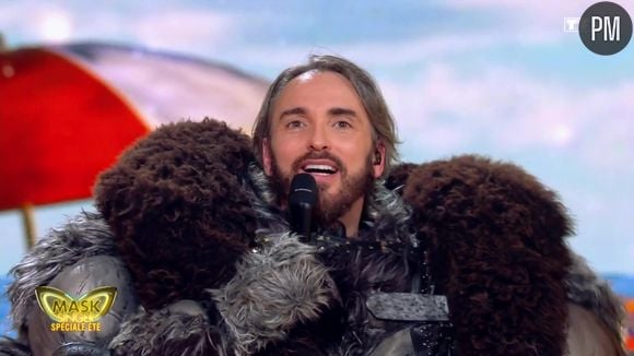 L'auteur, compositeur et interprète Christophe Willem se cachait derrière le costume du "Loup-Garou"