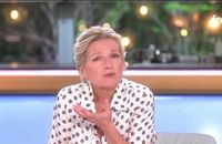 Anne-Elisabeth Lemoine s'est perdue dans ses fiches face à Vanessa Paradis