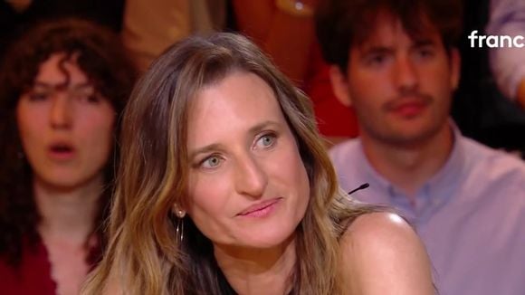 “C’était pas évident pour eux que j’étais comédienne” : Camille Cottin revient sur les réactions des téléspectateurs lors de ses débuts dans “Connasse”