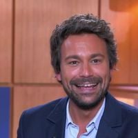 "On se retrouve vite" : Absent provisoirement, Bertrand Chameroy remplacé dans "C à vous" sur France 5