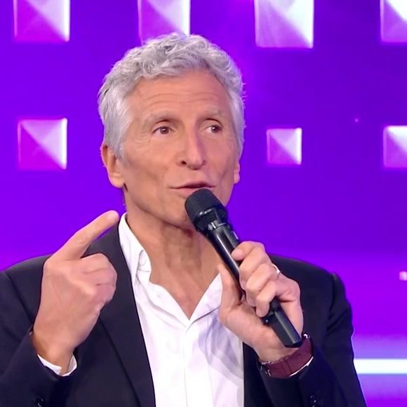 Nagui aux commandes de "N'oubliez pas les paroles !" sur France 2.