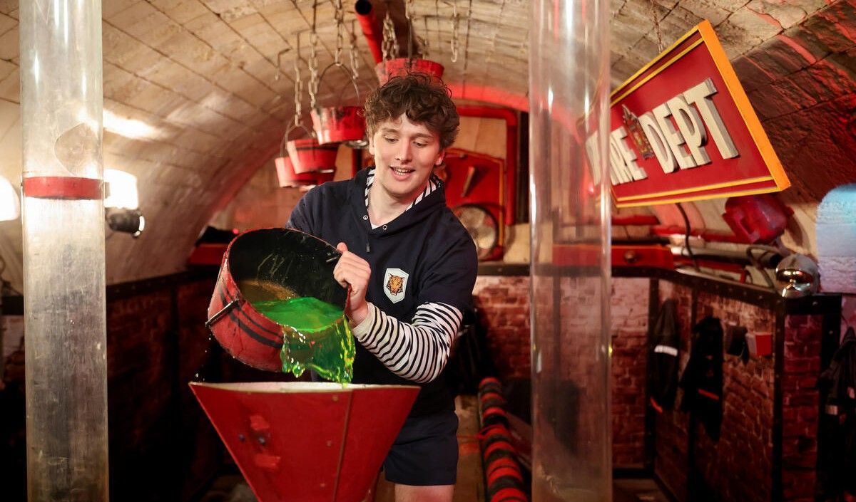 "Ça m'a fait bien mal sur le coup" : Bastiaan ("Star Academy") raconte comment il s'est blessé sur le tournage de "Fort Boyard"