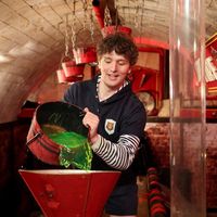 "Ça m'a fait bien mal sur le coup" : Bastiaan ("Star Academy") raconte comment il s'est blessé sur le tournage de "Fort Boyard"