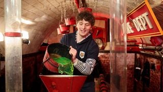 "Ça m'a fait bien mal sur le coup" : Bastiaan ("Star Academy") raconte comment il s'est blessé sur le tournage de "Fort Boyard"