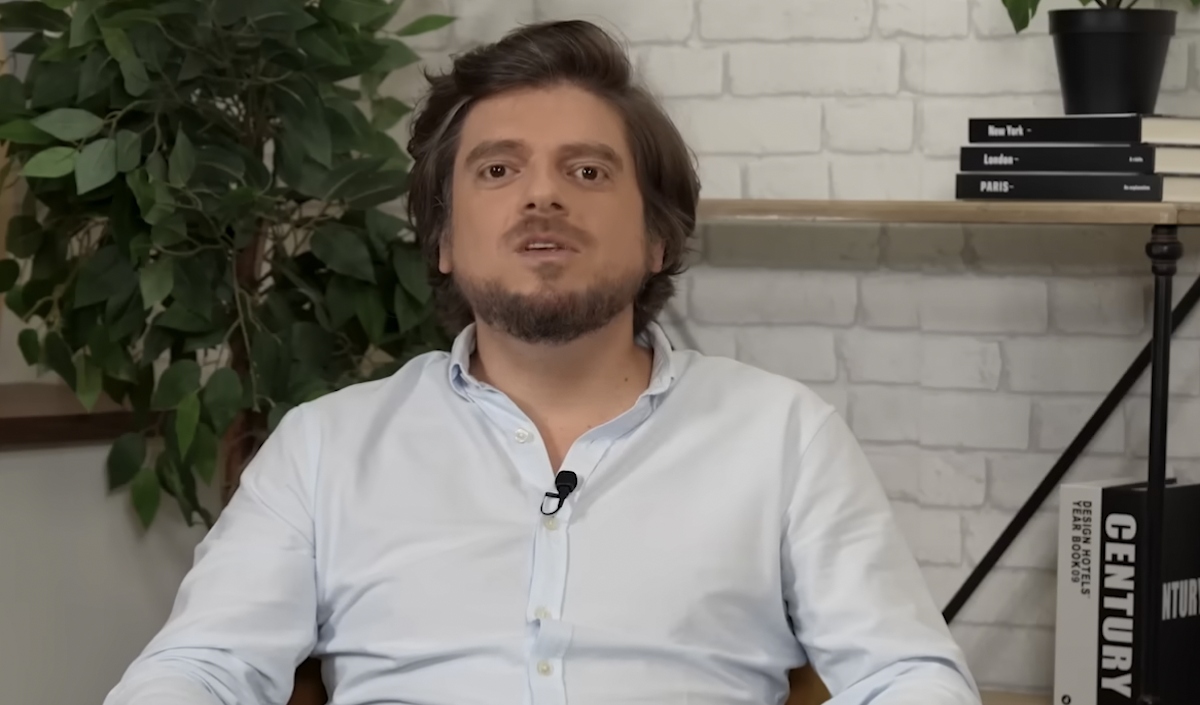 "J'ai honte" : Greg Guillotin reconnait les "violences physiques et psychologiques" après la plainte de son ex-compagne