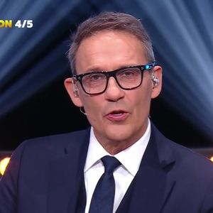 Julien Courbet anime "J'en connais un rayon" sur M6.