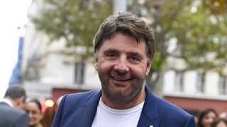 Après l'éviction de Caroline Ithurbide et Albert Spano, Philippe Lellouche récupère la matinale de RFM