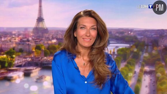 Anne-Claire Coudray dans le "13 Heures" de TF1 dimanche 27 avril 2025