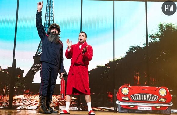Sébastien Chabal et Michaël Youn sur la scènes des Enfoirés 2025