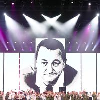 TF1 prépare un "Grand Concours" spécial avec "Les Enfoirés" pour les 40 ans des Restos du Cœur