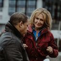 Audiences : Seulement 13.000 téléspectateurs d'écart entre le final de la saison 3 du "Remplaçant" sur TF1 et le lancement d'"Enquêtes au paradis" sur France 2