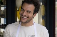 "J'ai eu peur..." : Pourquoi Amir a hesité avant d'accepter que sa chanson "Sommet" devienne l'hymne officielle de France Télévisions