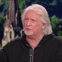 "Répète ce que tu viens de dire" : Patrick Sébastien sermonne en direct une journaliste de BFMTV après une fausse information