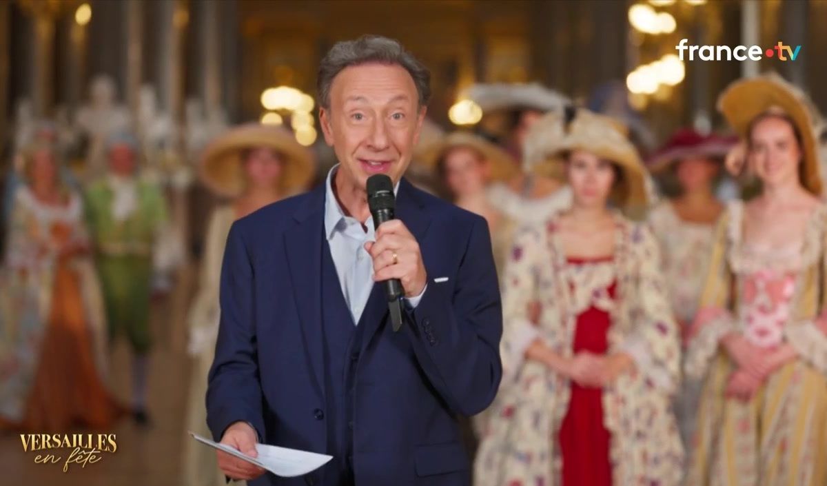 Audiences : Qui de Nikos Aliagas avec "The Voice Kids" ou de Stéphane Bern avec "Versailles en fête" est arrivé en tête hier soir ?