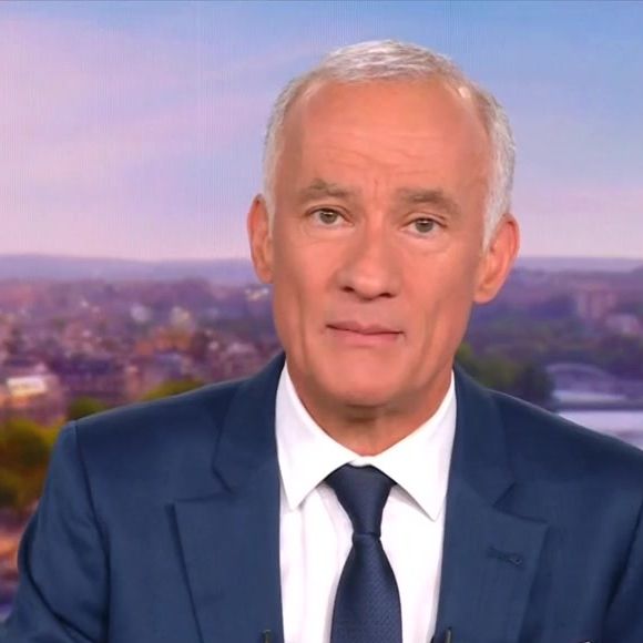 Gilles Bouleau aux commandes du "20 Heures" de TF1.