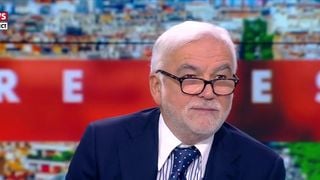 "Que les uns et les autres arrêtent d'enterrer CNews" : Pascal Praud réagit aux audiences déclinantes de la chaîne d'information