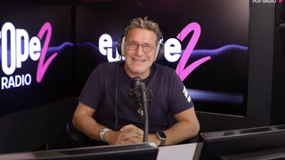 Audiences radios musicales : Catastrophe pour Benjamin Castaldi, la matinale d'Europe 2 dépassée... par Rire et chansons