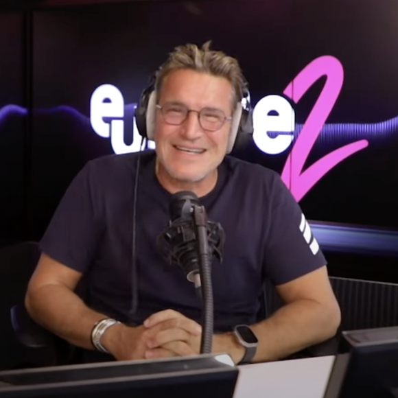 Audiences radios musicales : Catastrophe pour Benjamin Castaldi, la matinale d'Europe 2 dépassée... par Rire et chansons