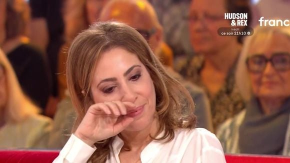 "C'est mon grand ami" : Léa Salamé émue aux larmes dans "Vivement dimanche" en évoquant Nicolas Demorand