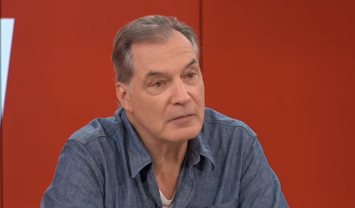 "La méthode est odieuse" : Après l'arrêt de "Flair en famille", Samuel Labarthe s'en prend à France Télévisions