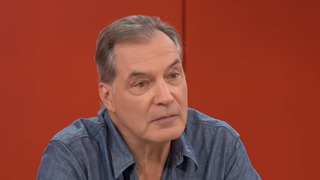 "La méthode est odieuse" : Après l'arrêt de "Flair de famille", Samuel Labarthe s'en prend à France Télévisions