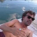 "Je pense à la courbe" : Bertrand Chameroy tombe le haut et donne tout pour booster les audiences de "C à vous" à Cannes