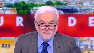 "Les médias de Vincent Bolloré défendent la Russie" : Pascal Praud accuse "Le Monde" d'avoir "épousé une ligne éditoriale d'extrême gauche"